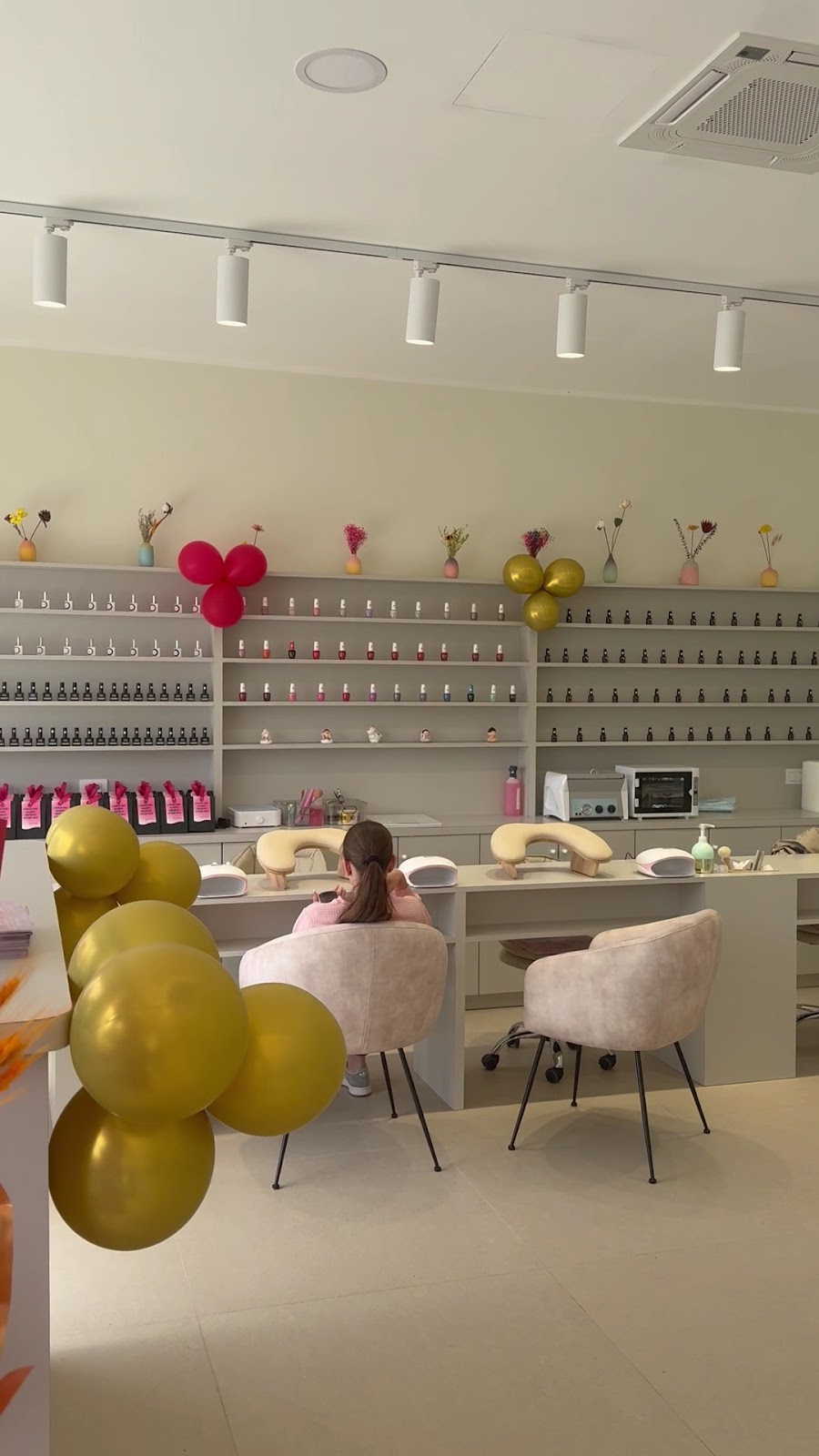 Yoomi Nail Studio — interno